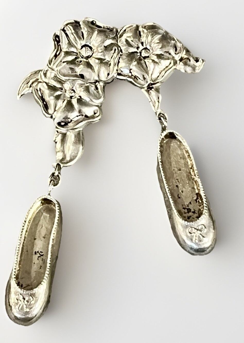 Reed & Barton Sterling Silver Flower Brooch w/ Dangling Ballet Slippers VTG Pin